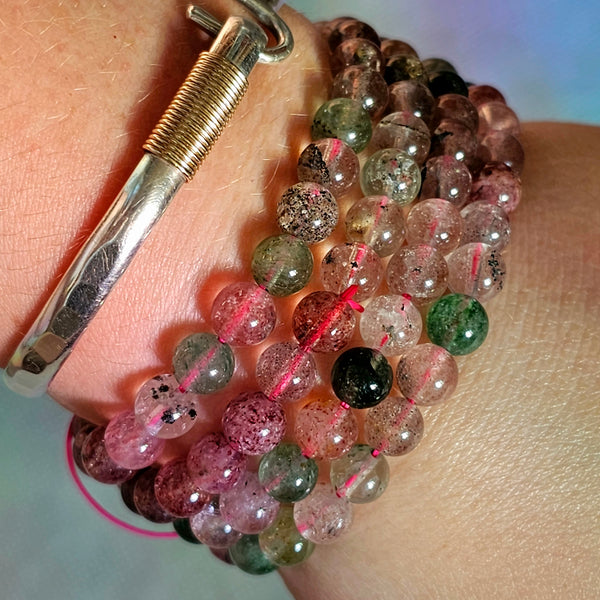 Green/Pink Strawberry Quartz Crystal Bracelet 🩷🍓💚