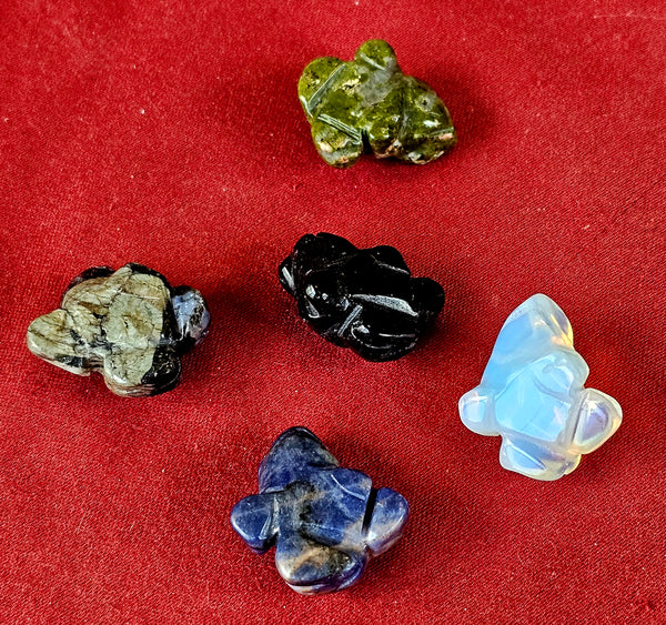 Assorted Crystal Mini Frog Carving🐸