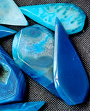 Dyed Blue Agate Crystal Freeform ✨🌀💠🤩💙🔵