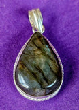 Silver Plated Labradorite Teardrop Shaped Pendant ✨🩶⭐📿