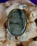 Labradorite Silver Plated Crystal Pendant ✨🩶💚📿