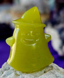 Assorted Crystal Spooky Ghost w/Hat Carving 👻🧙‍♀️✨