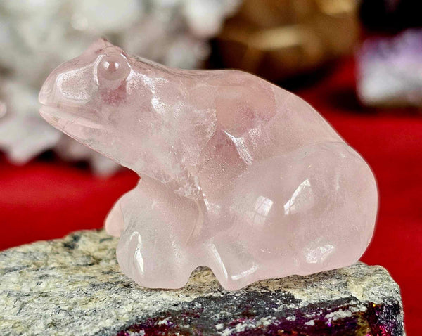 Rose Quartz Crystal Frog Figurine 🐸