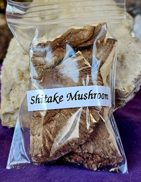 Fresh Cut & Dried Organic Shitake Mushroom 🌿🍄 🌰