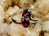 925 Sterling Silver Ring w/Round & Pear Cut Rubies ❤️✨🩷💍🤩