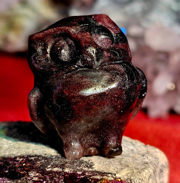 Arfvedsonite aka Fireworks Stone w/Garnet Owl Carving ♥️🦉🖤