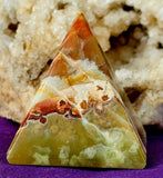 MD. Banded Onyx Crystal Pyramid Carving ✨🍂🍃💚