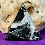 MD. Zebra Jasper Crystal Pyramid 🖤 ✨ 🦓🤍