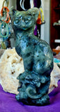 XXL Labradorite Crystal Cat Sitting on Skull Statue ☠️💀🐈🐾✨🤩
